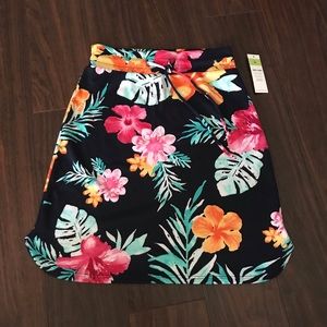 Agnes & Dora Live in Skirt